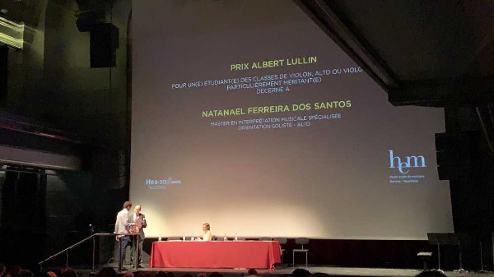  O músico Natanael Ferreira recebeu o prêmio de melhor instrumentista de cordas em Genebra, Suíça
